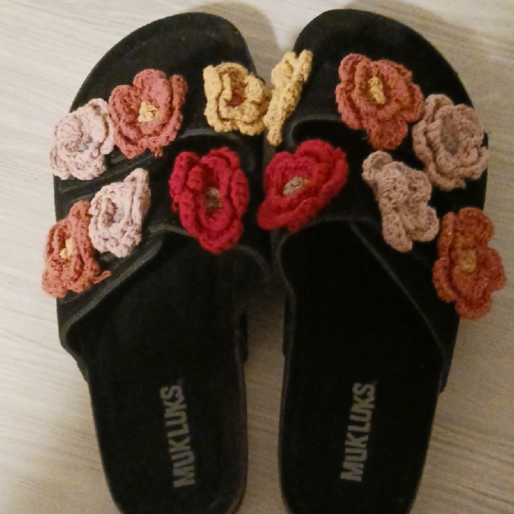 Muk Luks Black Sandals with Colorful Crochet Flowers - Picture 7 of 9